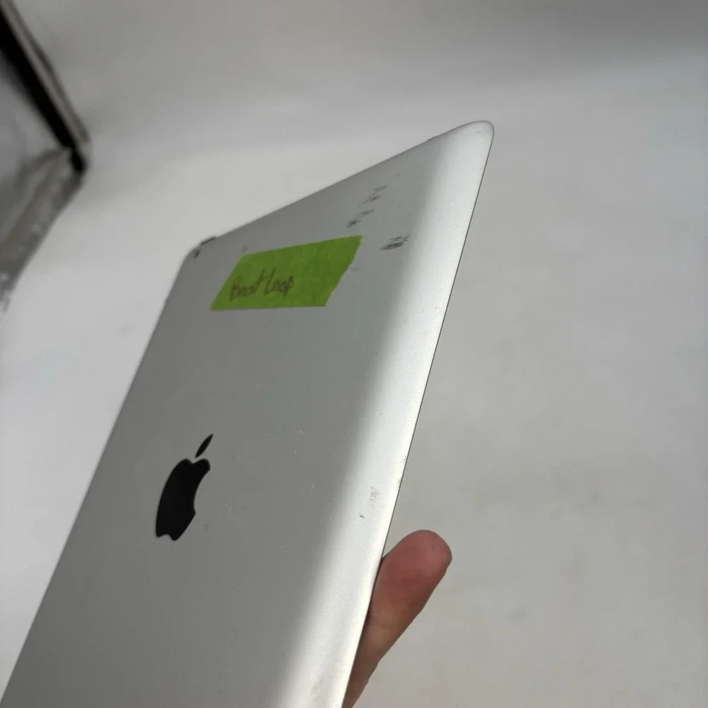 Apple iPad 2 A1395 16 GB, Wi-Fi, 9.7 Broken Boot Loop Parts Or Repair Bundle